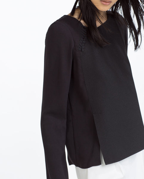 SHOULDER DETAIL TOP