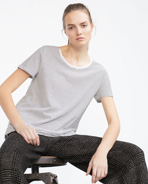 T-SHIRT WITH ASYMMETRIC HEM