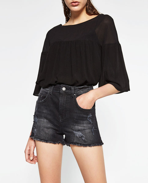 FRAYED DENIM SHORTS