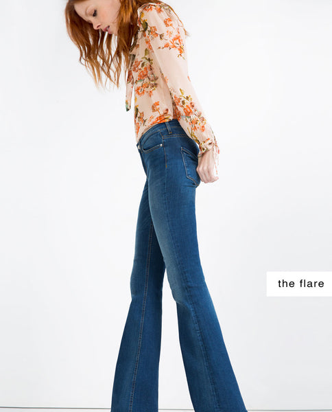 MID-RISE FLARED JEANS